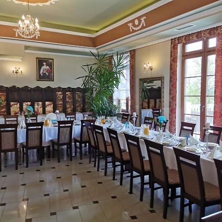 Palac Koronny Noclegi & Wypoczynek Wodzislaw Bagian luar foto