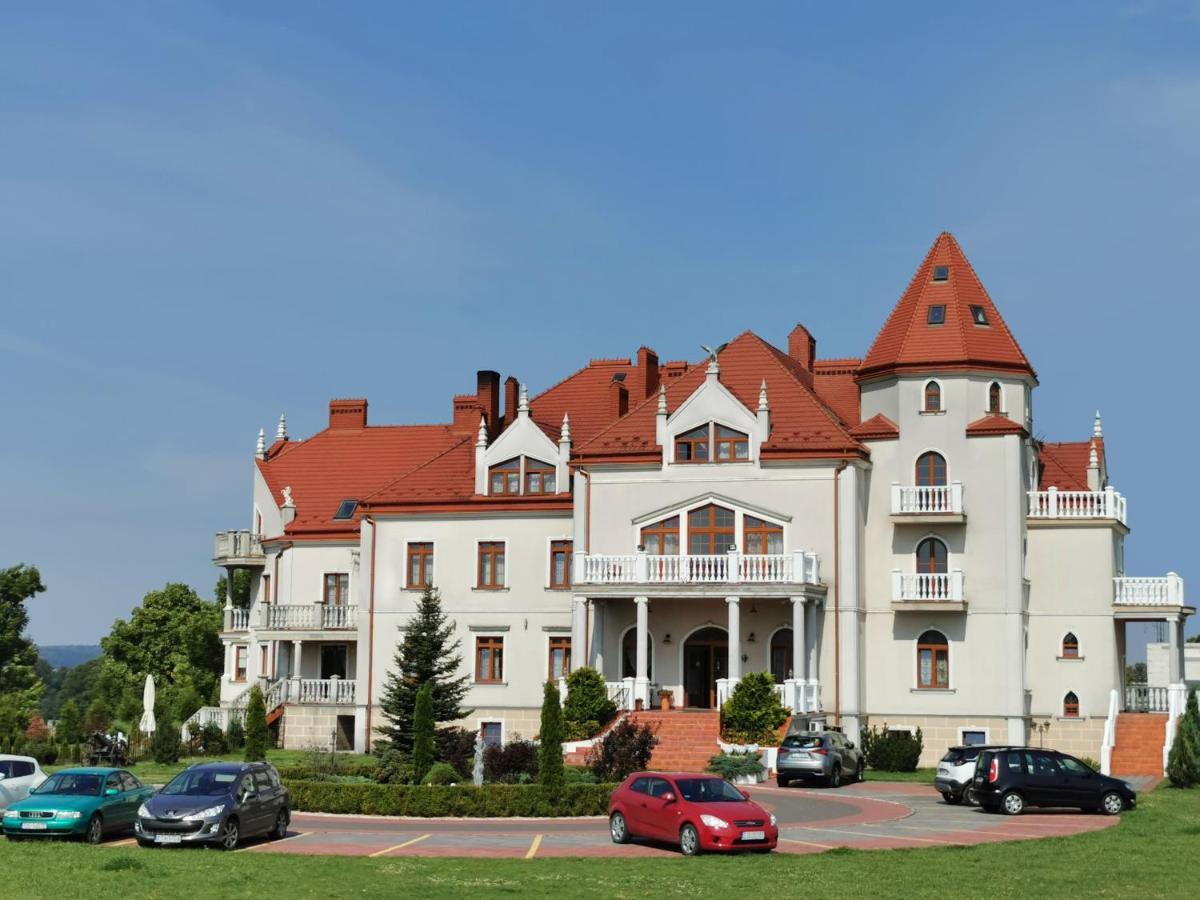 Palac Koronny Noclegi & Wypoczynek Wodzislaw Bagian luar foto